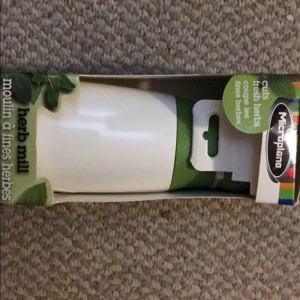 Micro plane herb mill